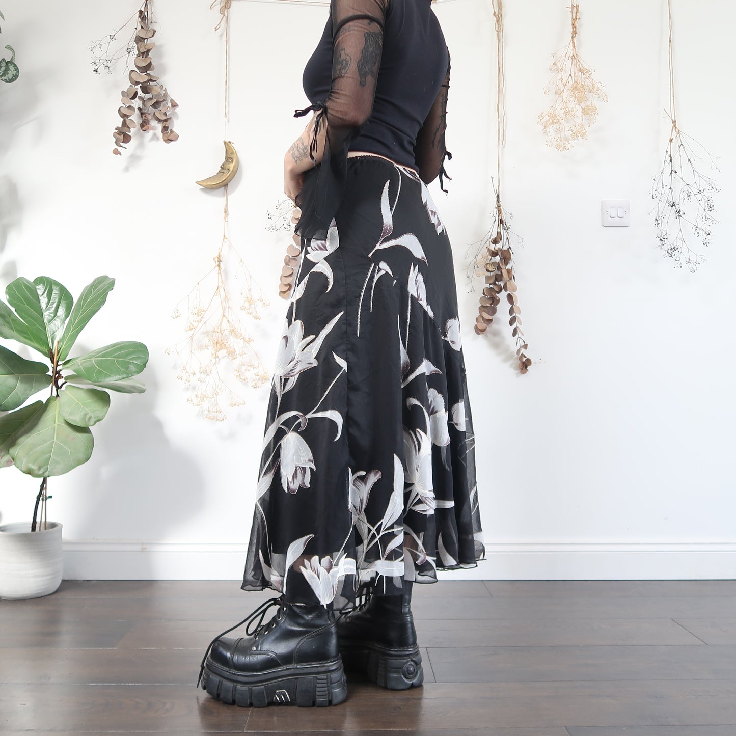 Floral skirt - size L/XL