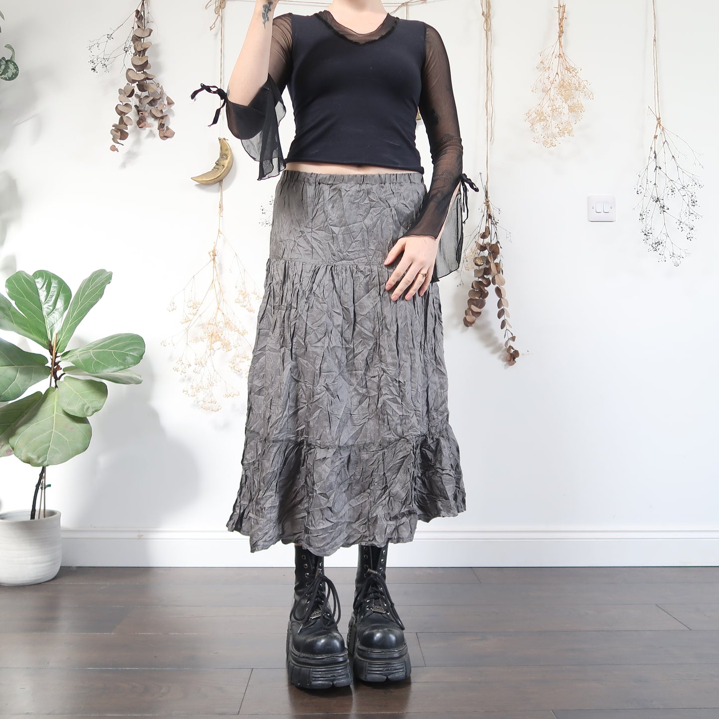 Silver grey skirt - size M/L