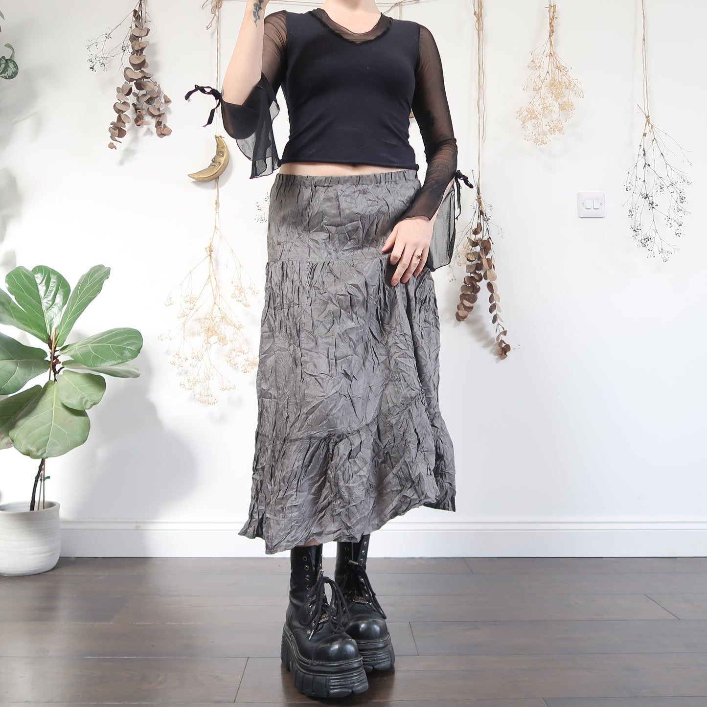 Silver grey skirt - size M/L