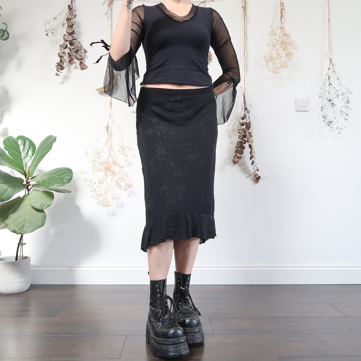 Black floral skirt - size L/XL