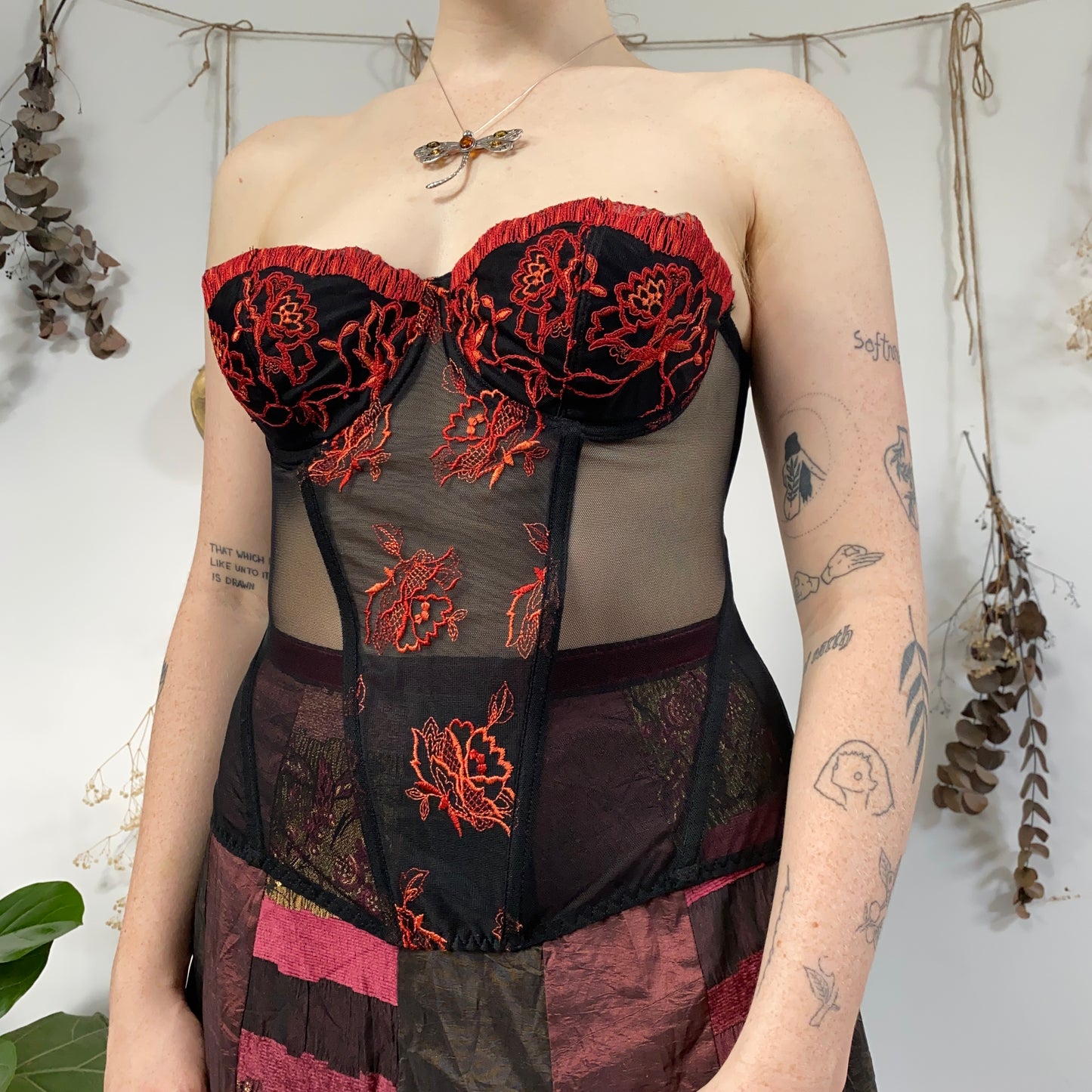 Embroidered corset - size M