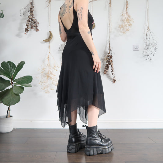 Black embroidered dress - size M/L