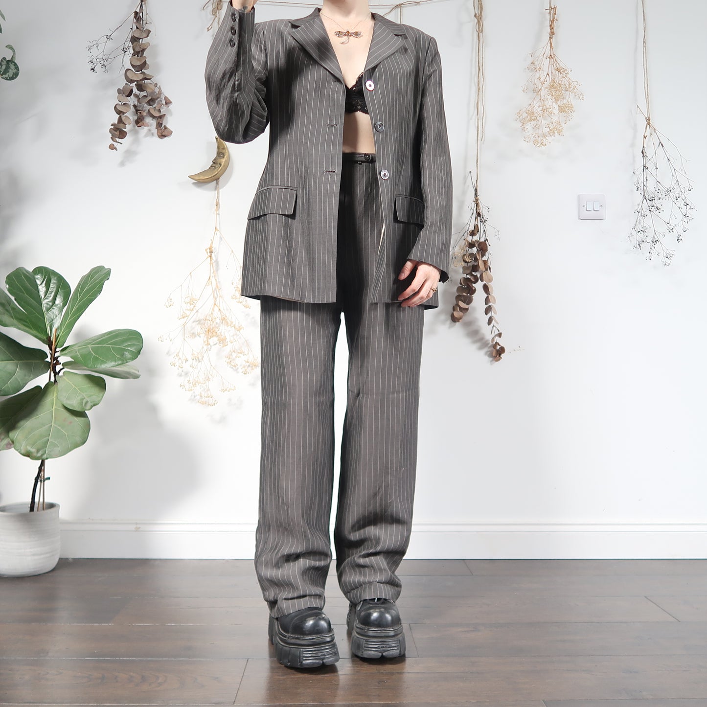Grey pinstripe suit - size M