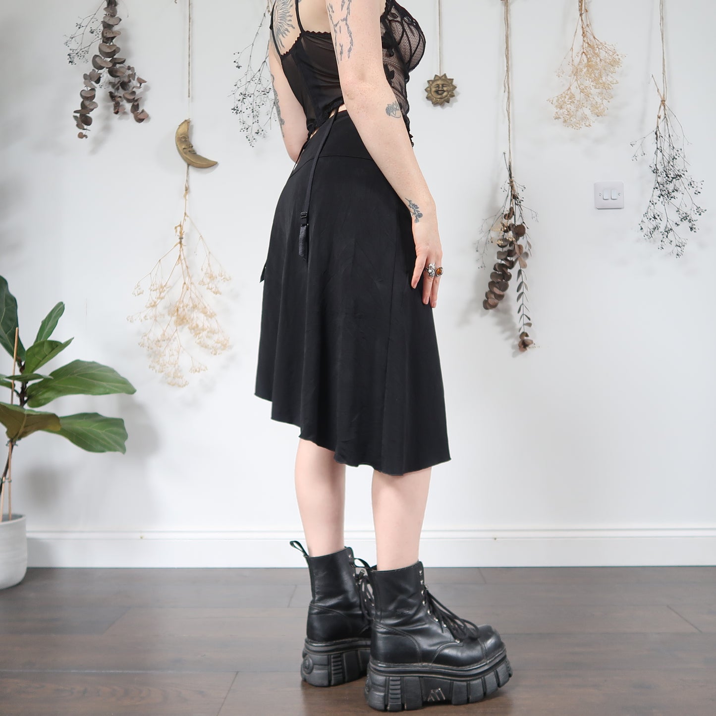 Black ruched skirt - size M/L