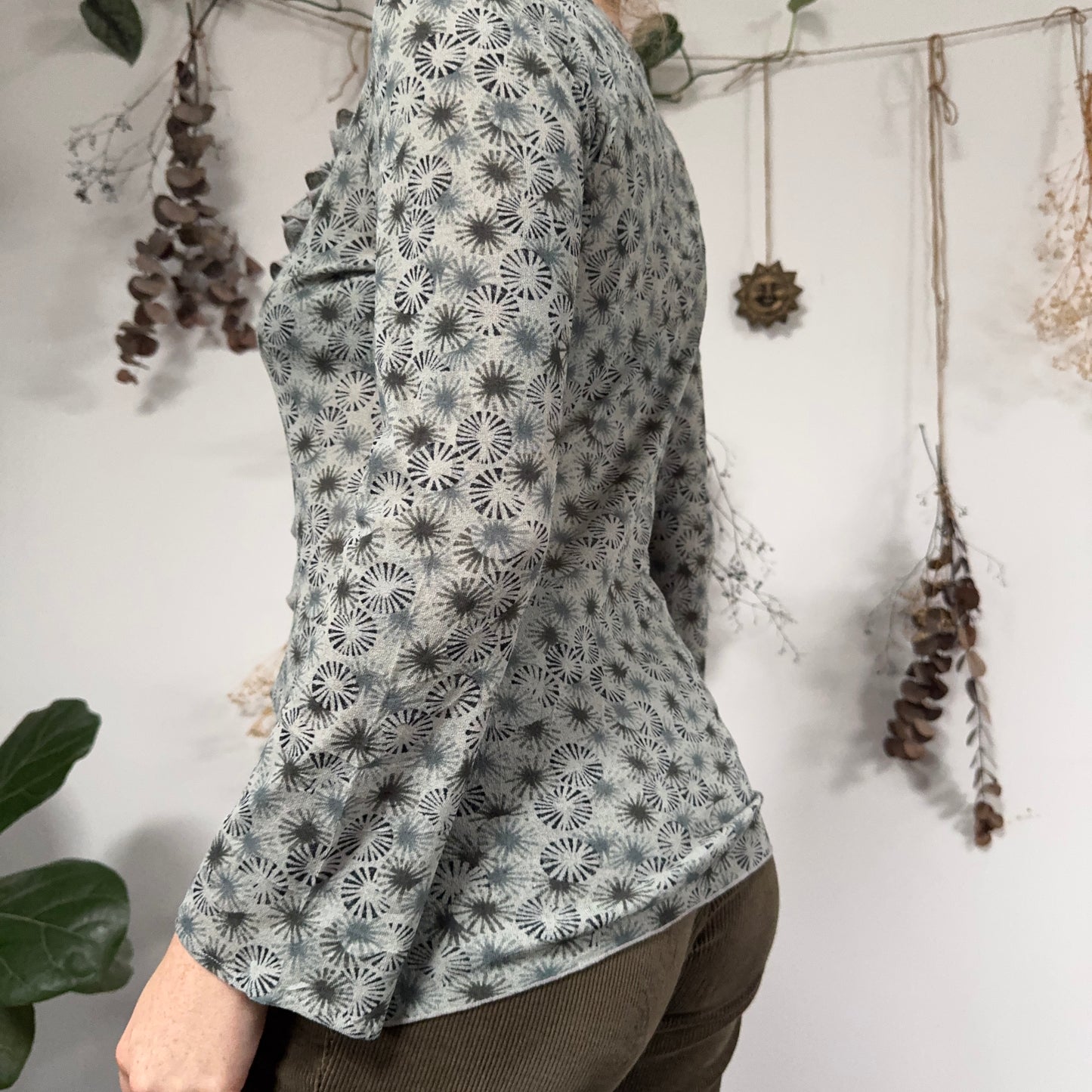 Blue mesh top - size M