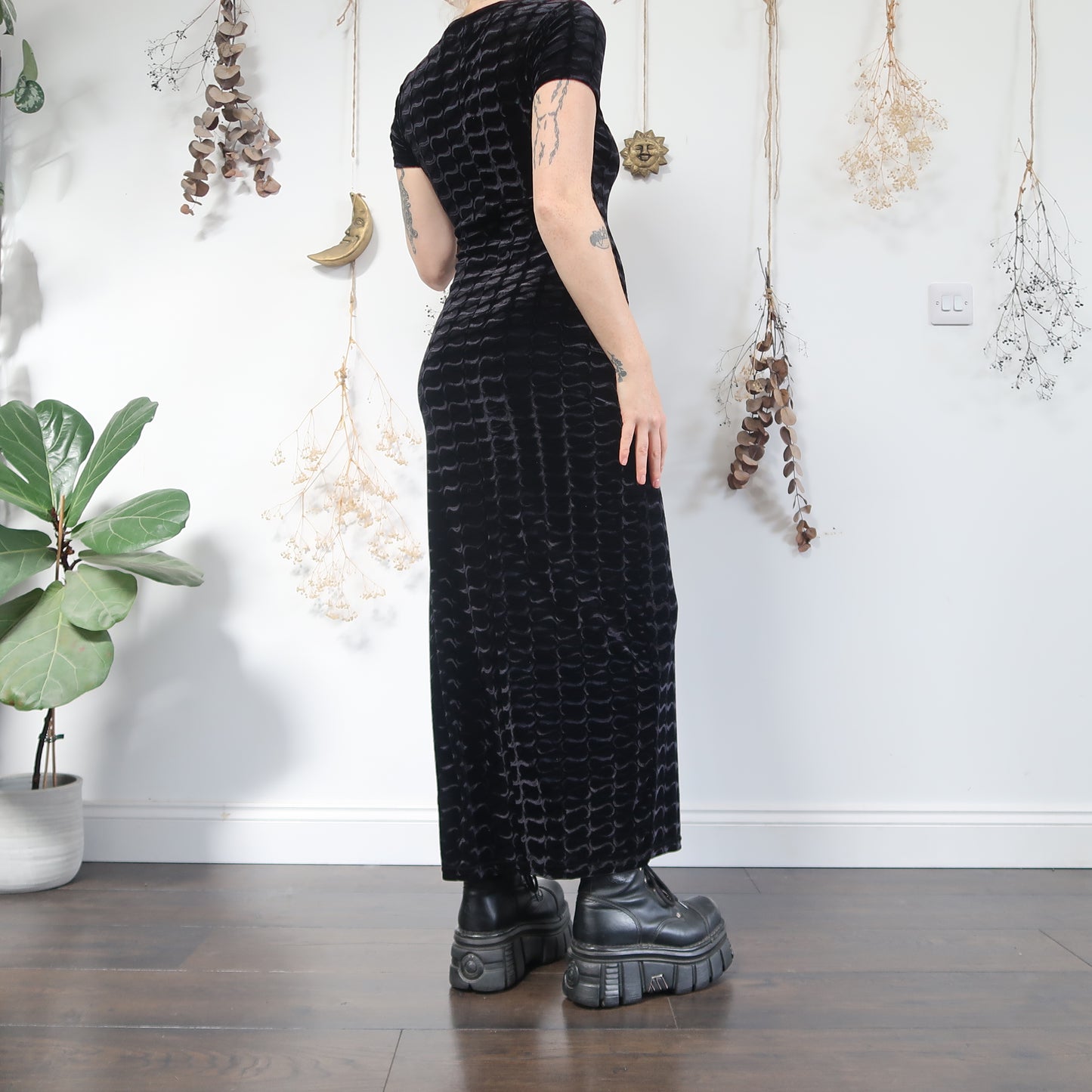 Black velvet dress - size M