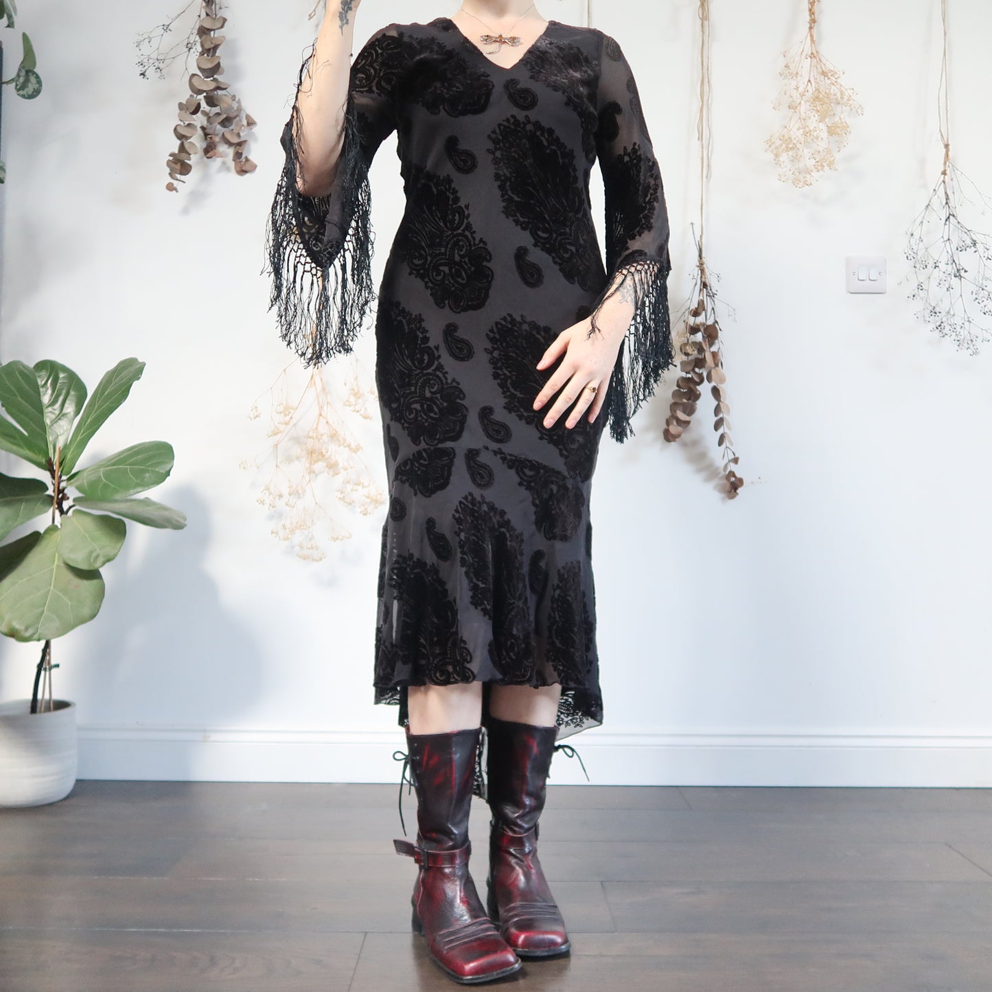 Black velvet dress - size M