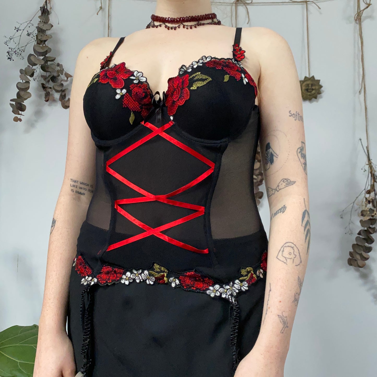 Floral embroidered corset - size M