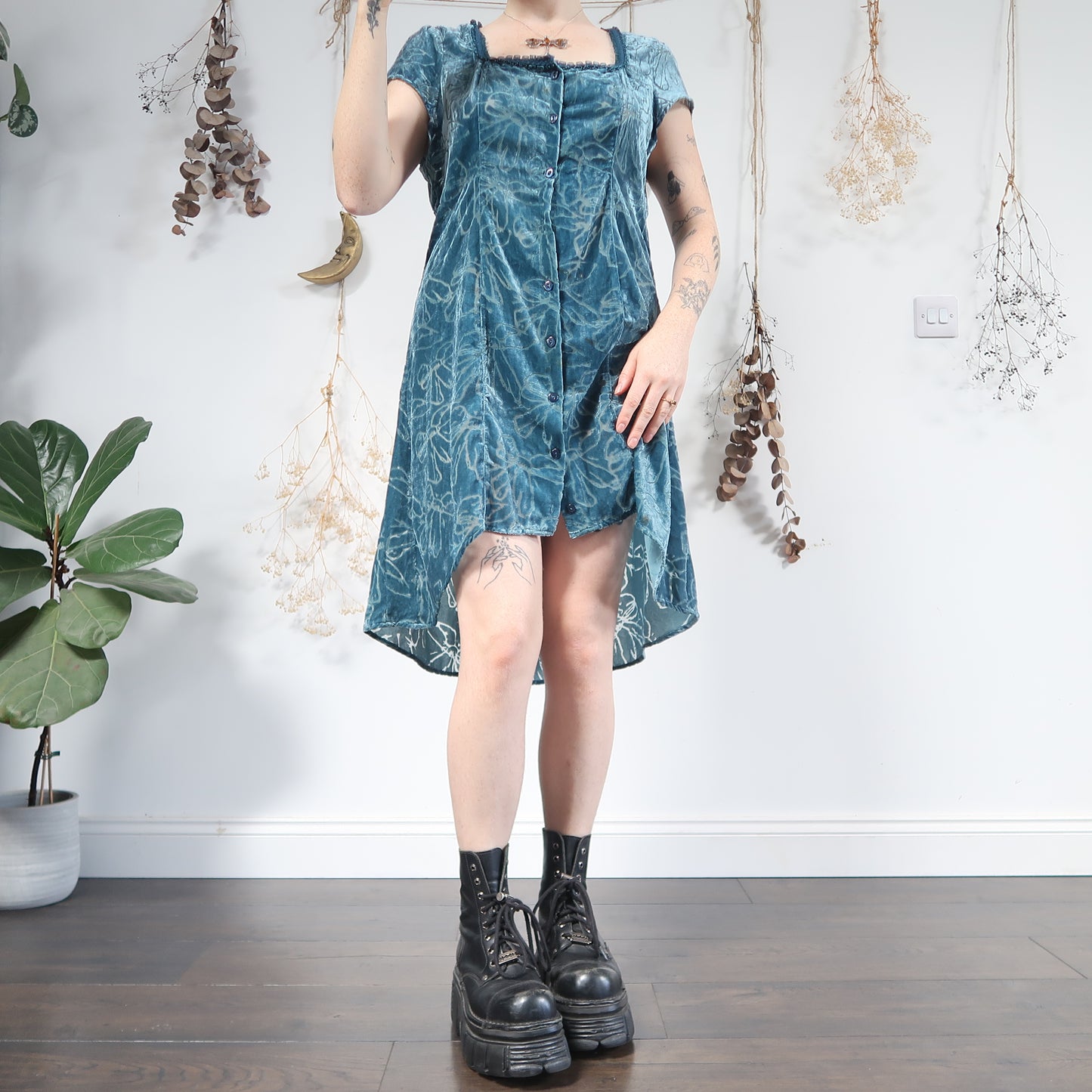 Blue velvet dress - size L