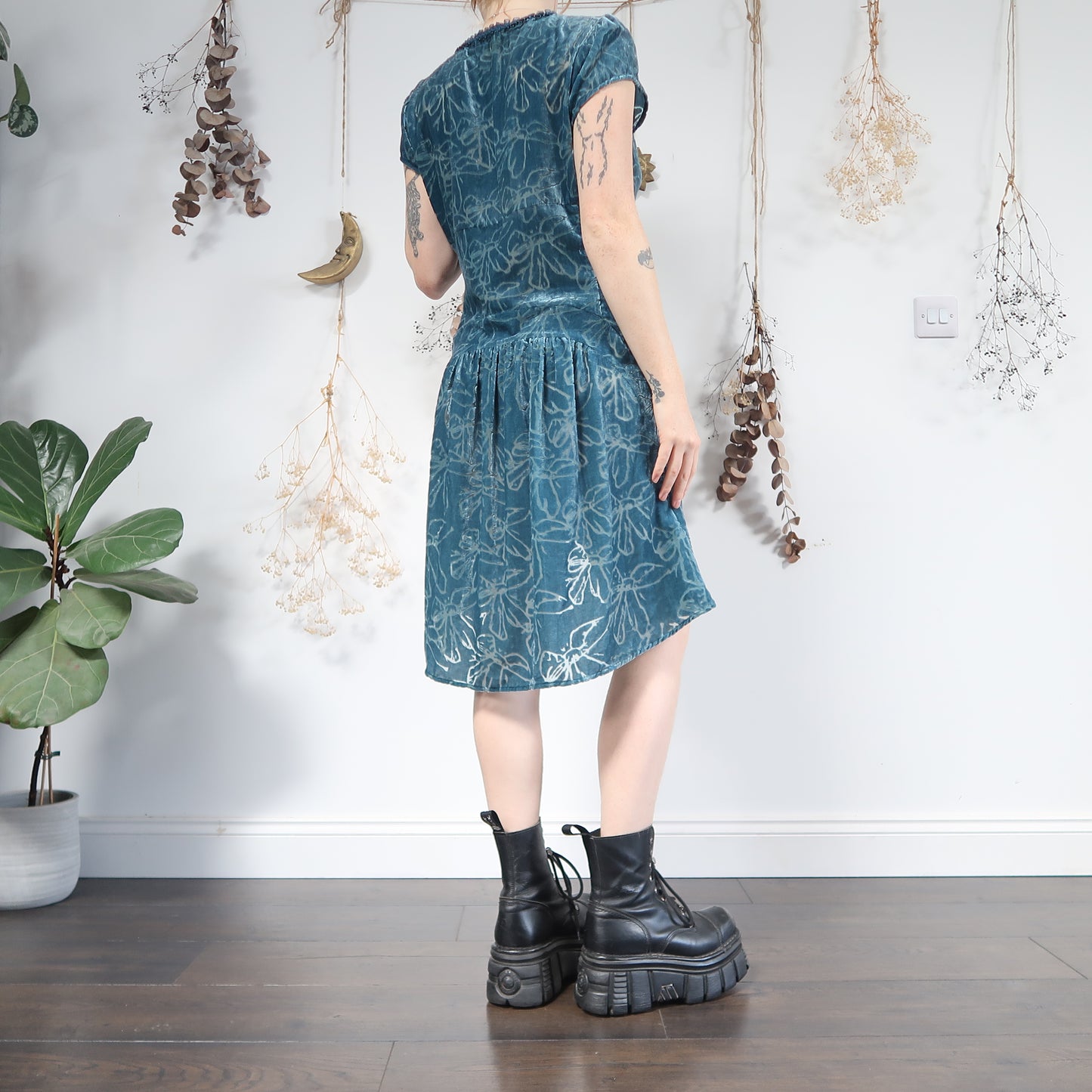 Blue velvet dress - size L