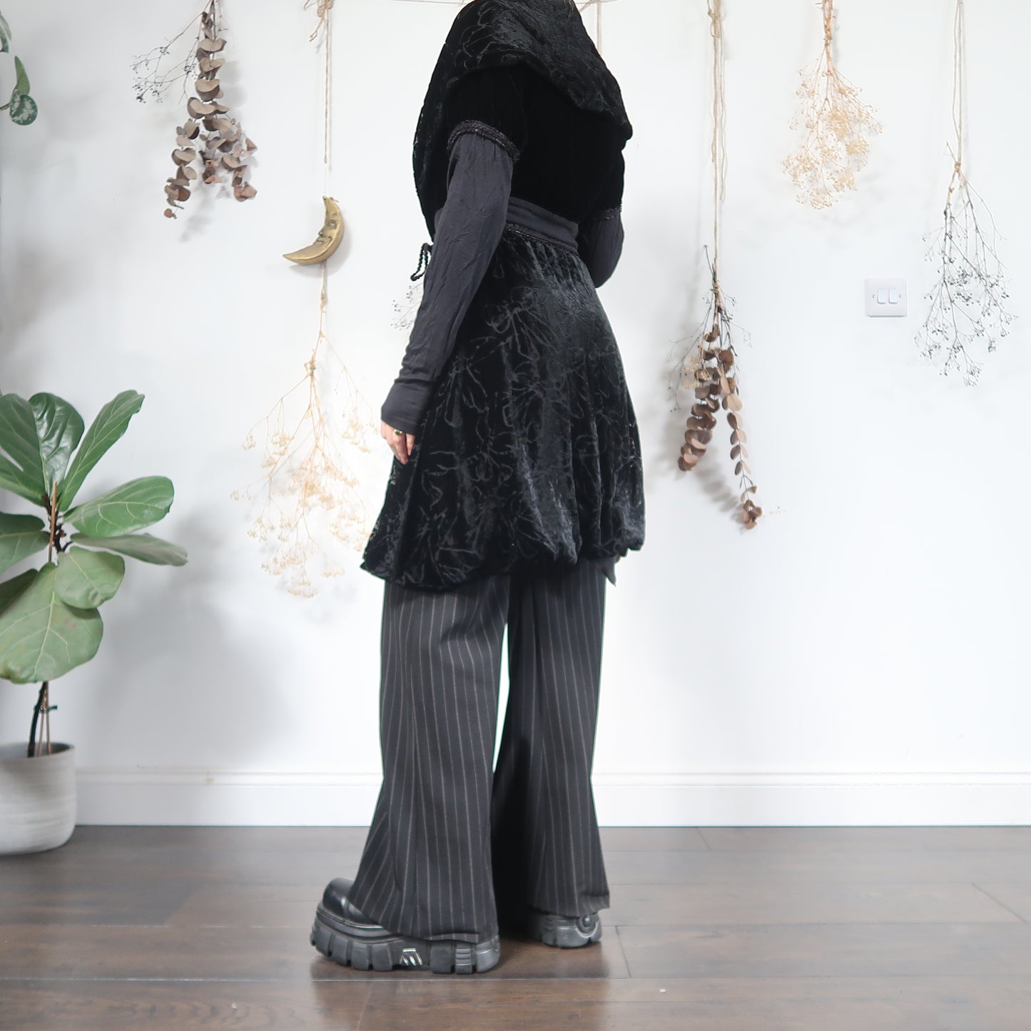 Black velvet devore cardigan - size M/L