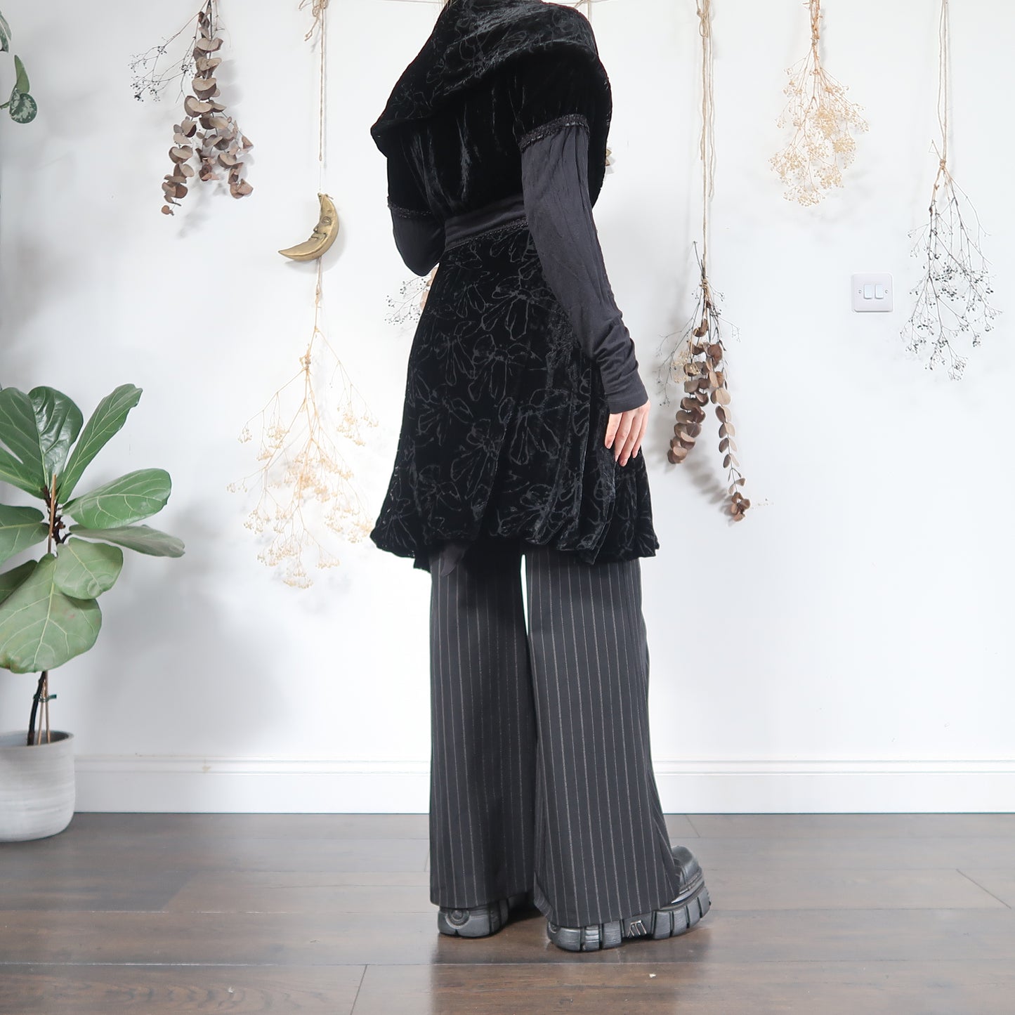 Black velvet devore cardigan - size M/L