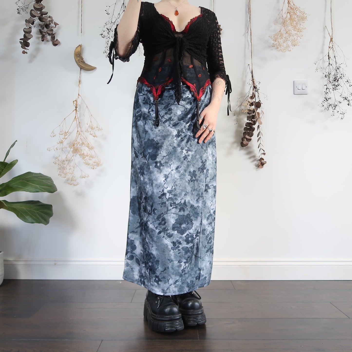 Velvet floral wrap skirt - size S