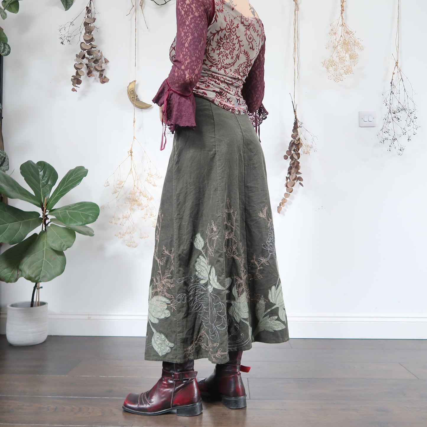 Green cord skirt - size L