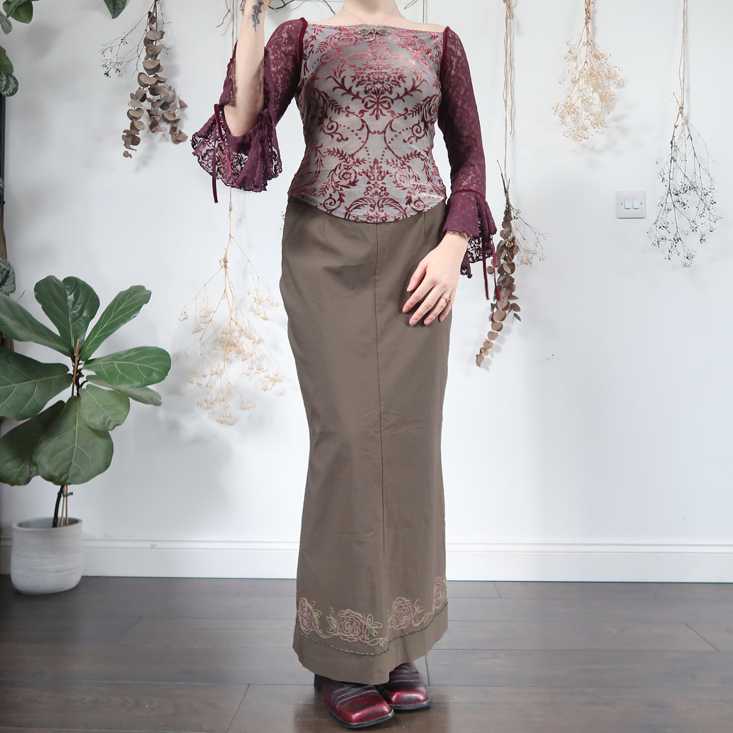 Khaki maxi skirt - size L