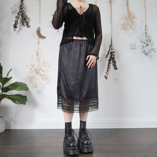 Black slip skirt - size M/L