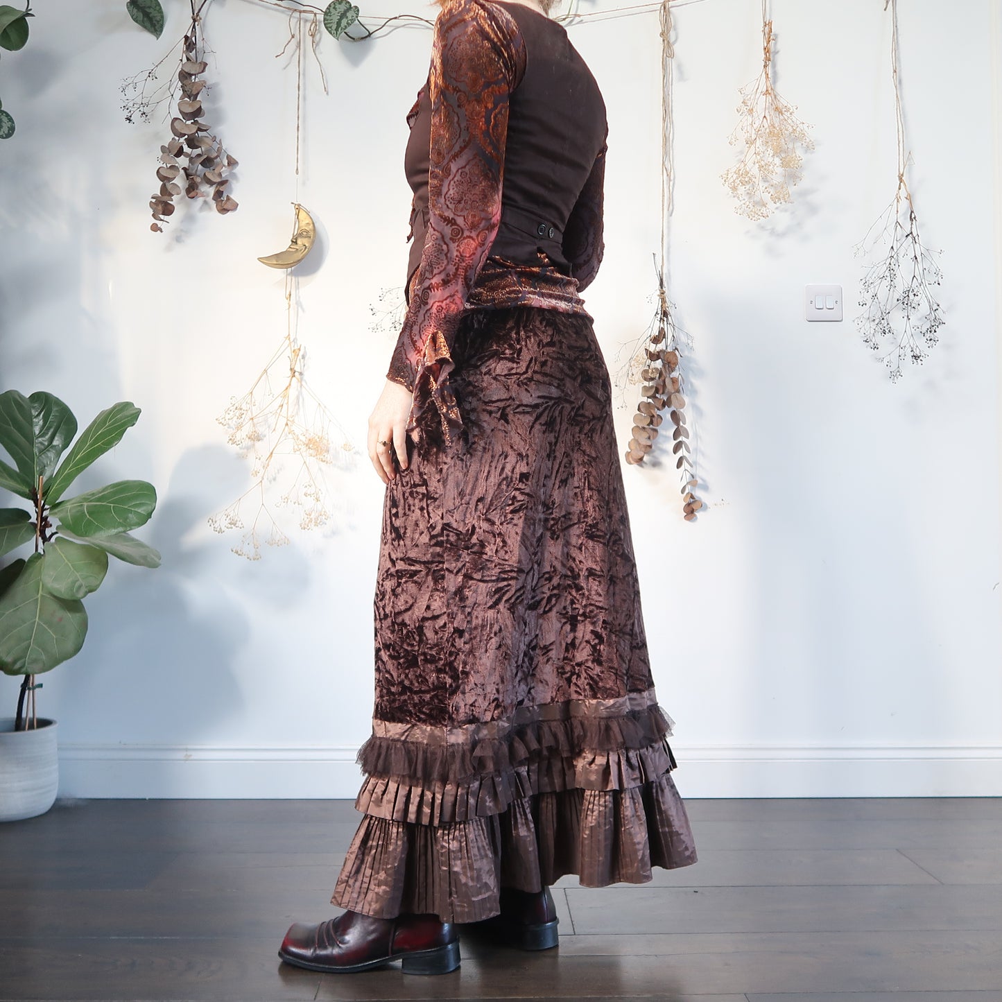 Brown velvet skirt - size M/L