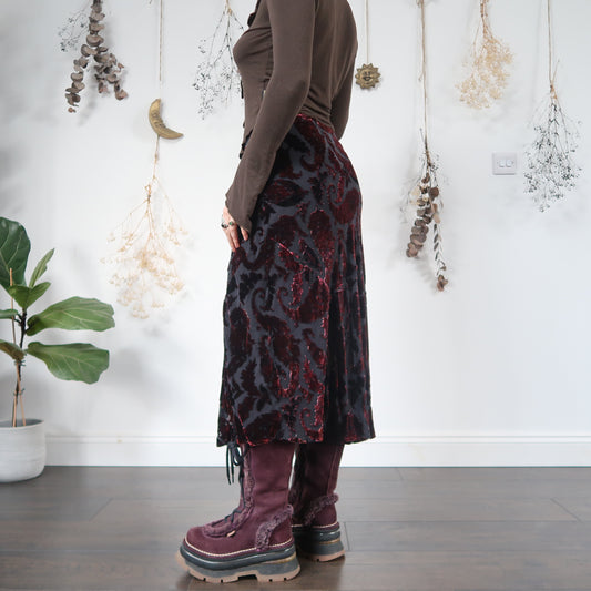 Velvet skirt - size M/L