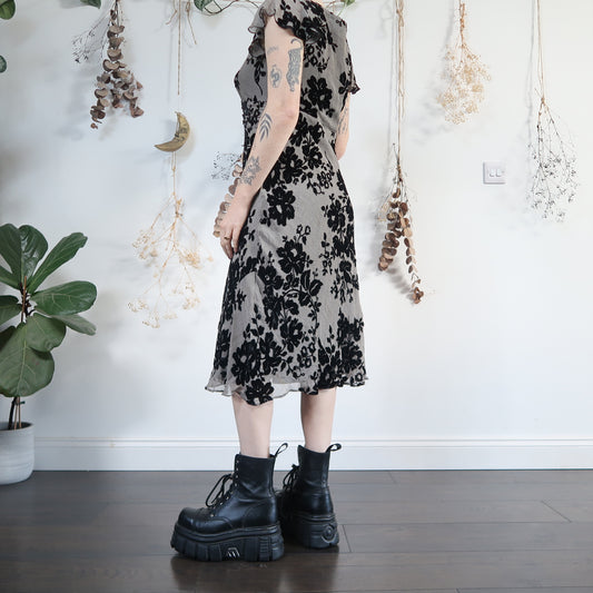 Black floral velvet dress - size M