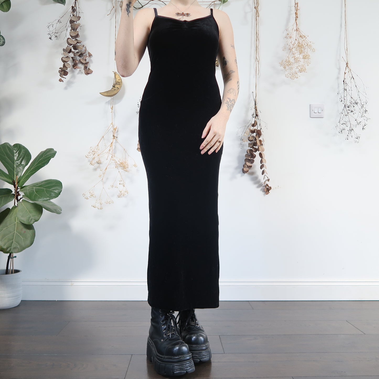 Black velvet dress - size S