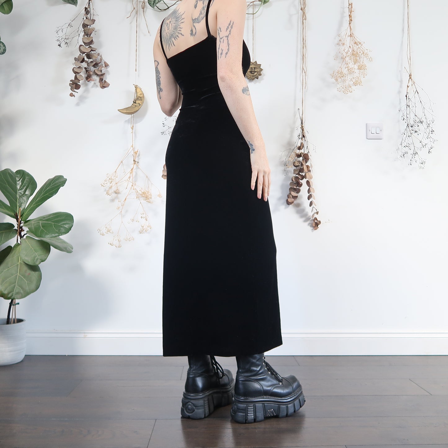 Black velvet dress - size S