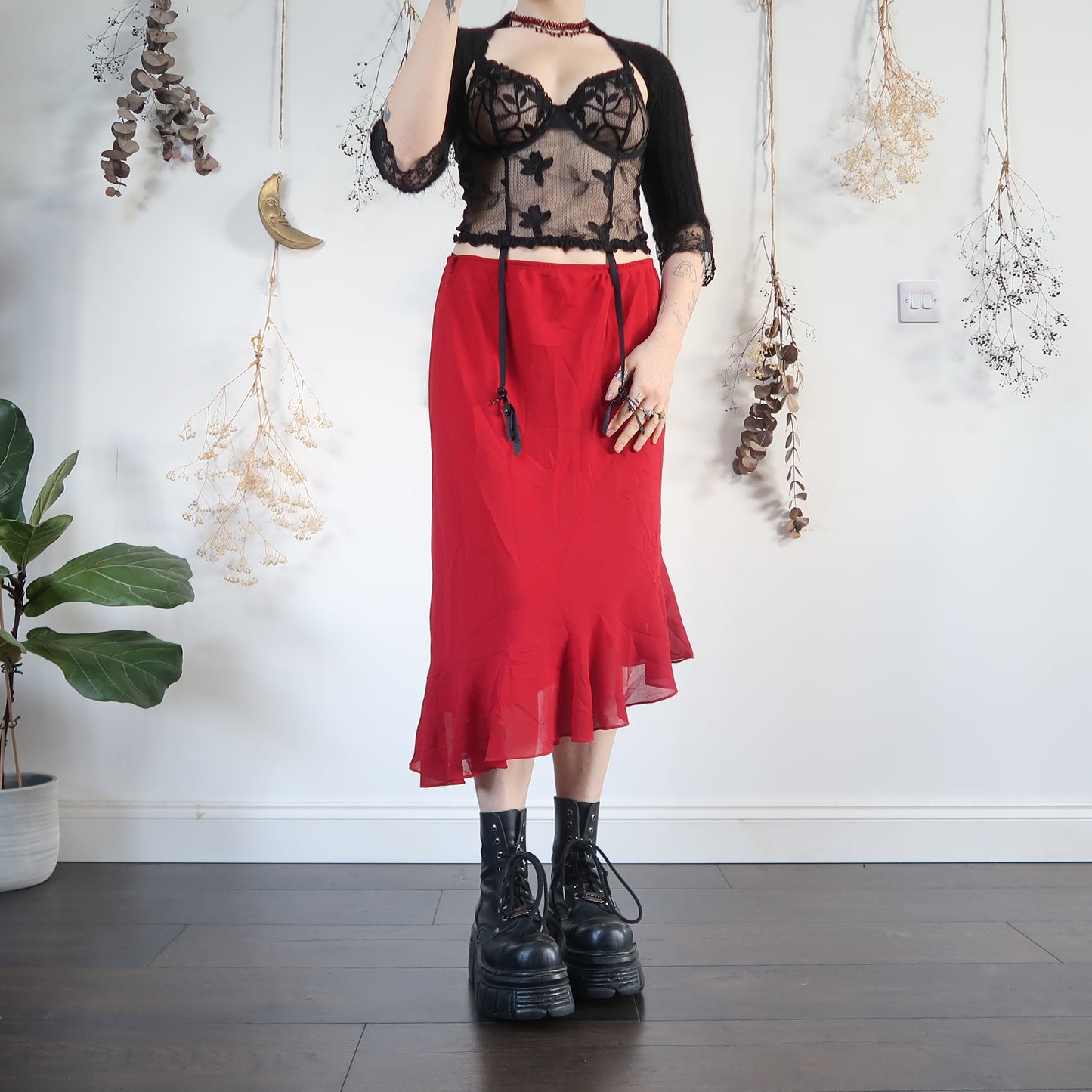 Red asymmetric skirt - size M/L