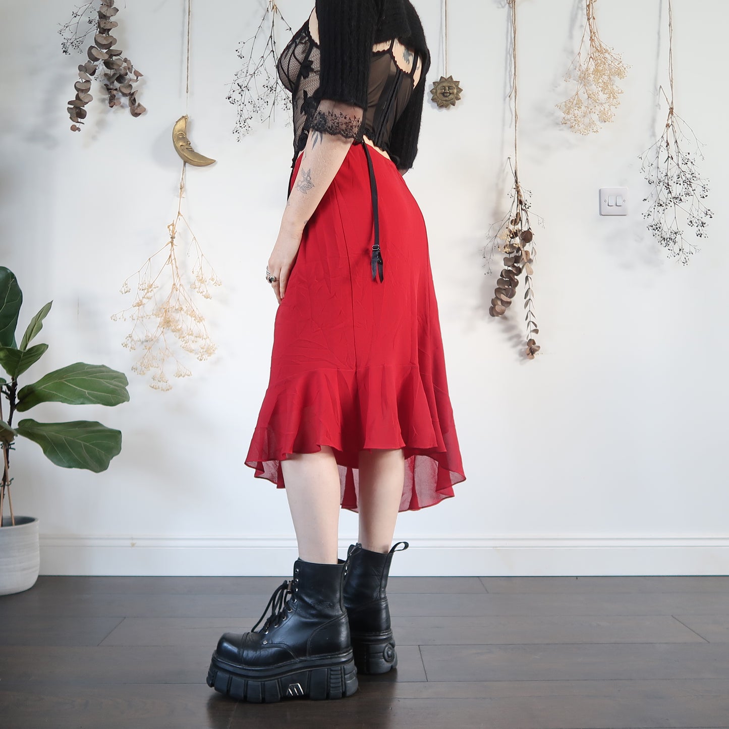 Red asymmetric skirt - size M/L