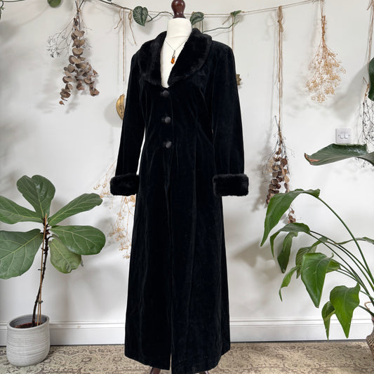 Black velvet trench coat - size M/L