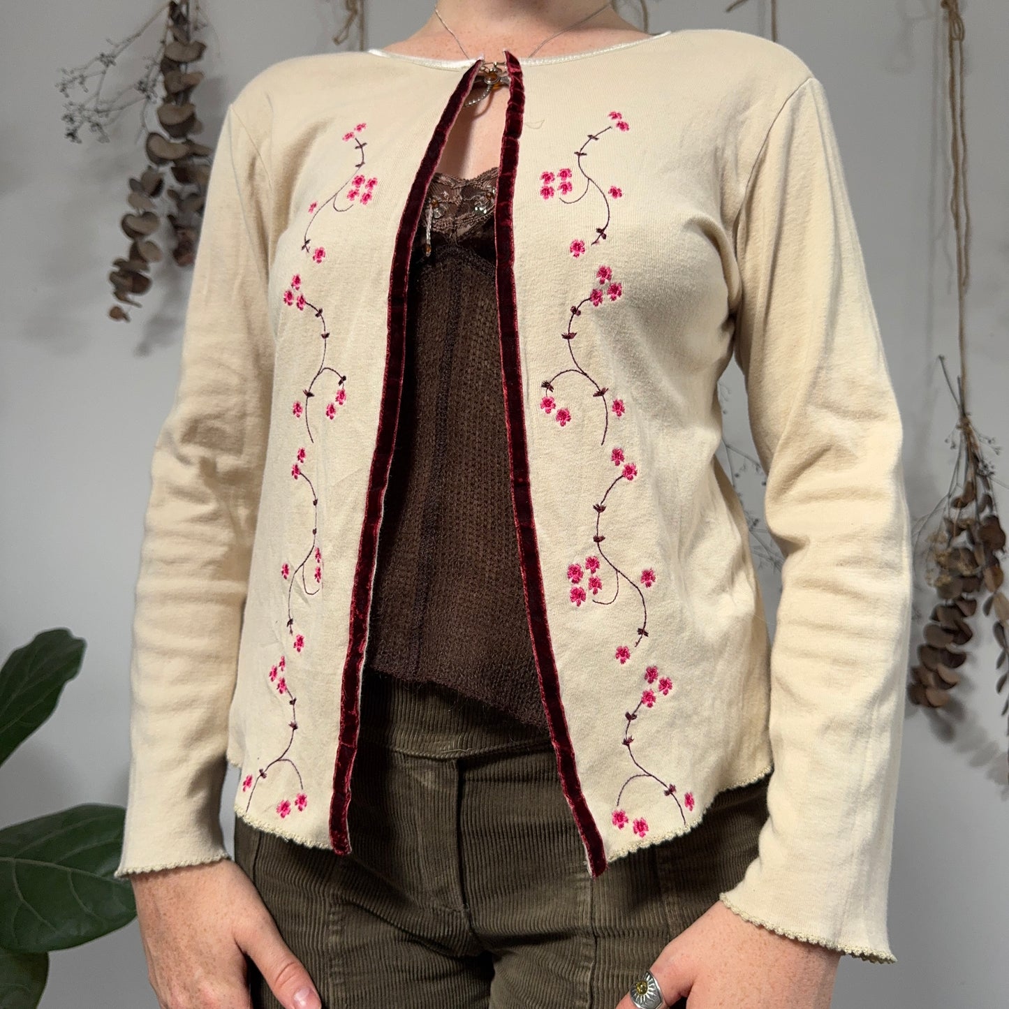 Embroidered cardigan - size M