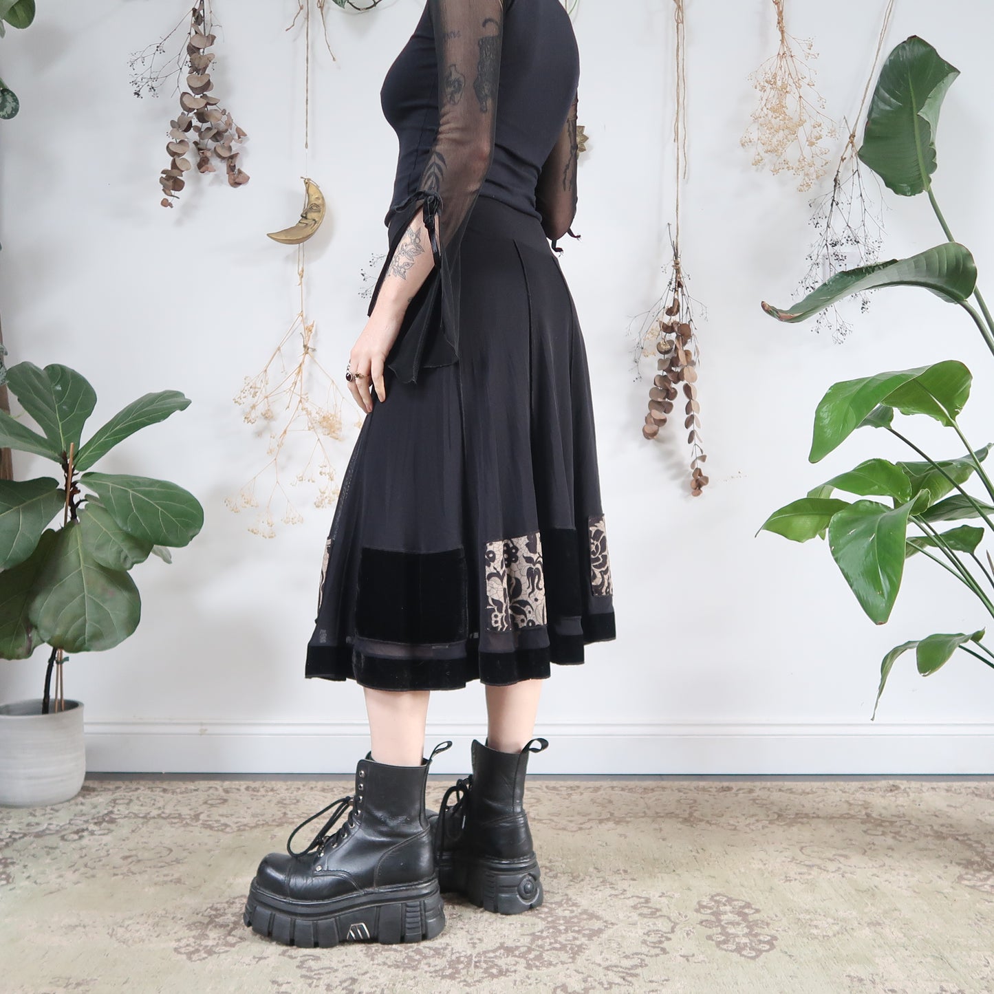 Black mesh skirt - size S