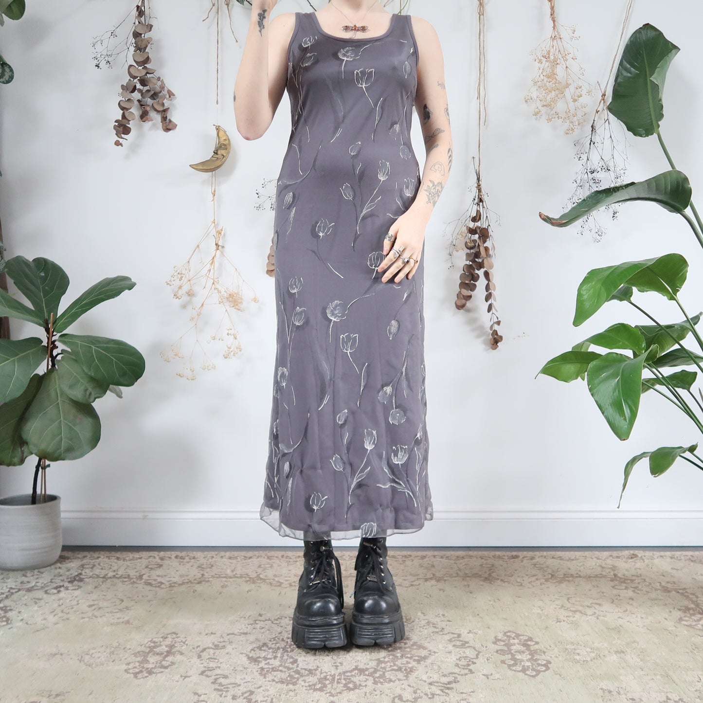 Grey floral maxi dress - size M
