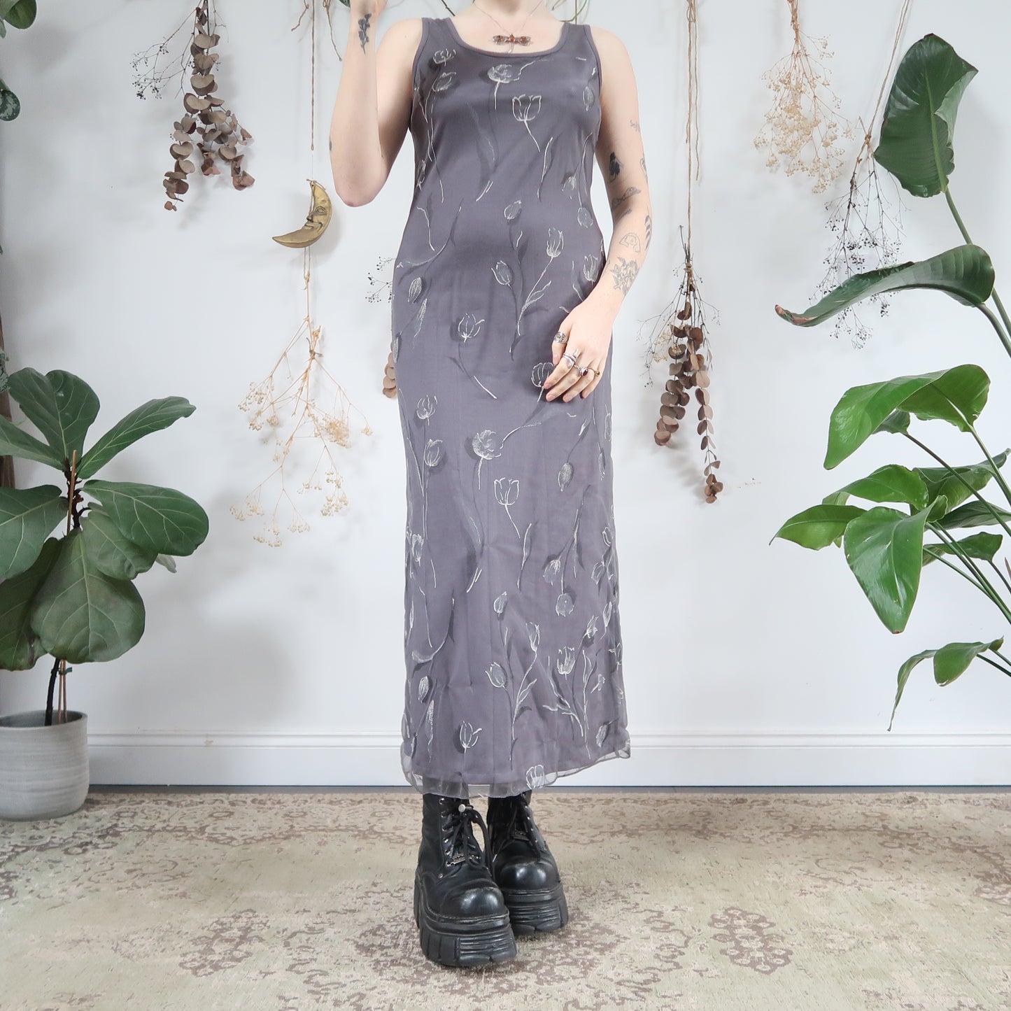 Grey floral maxi dress - size M