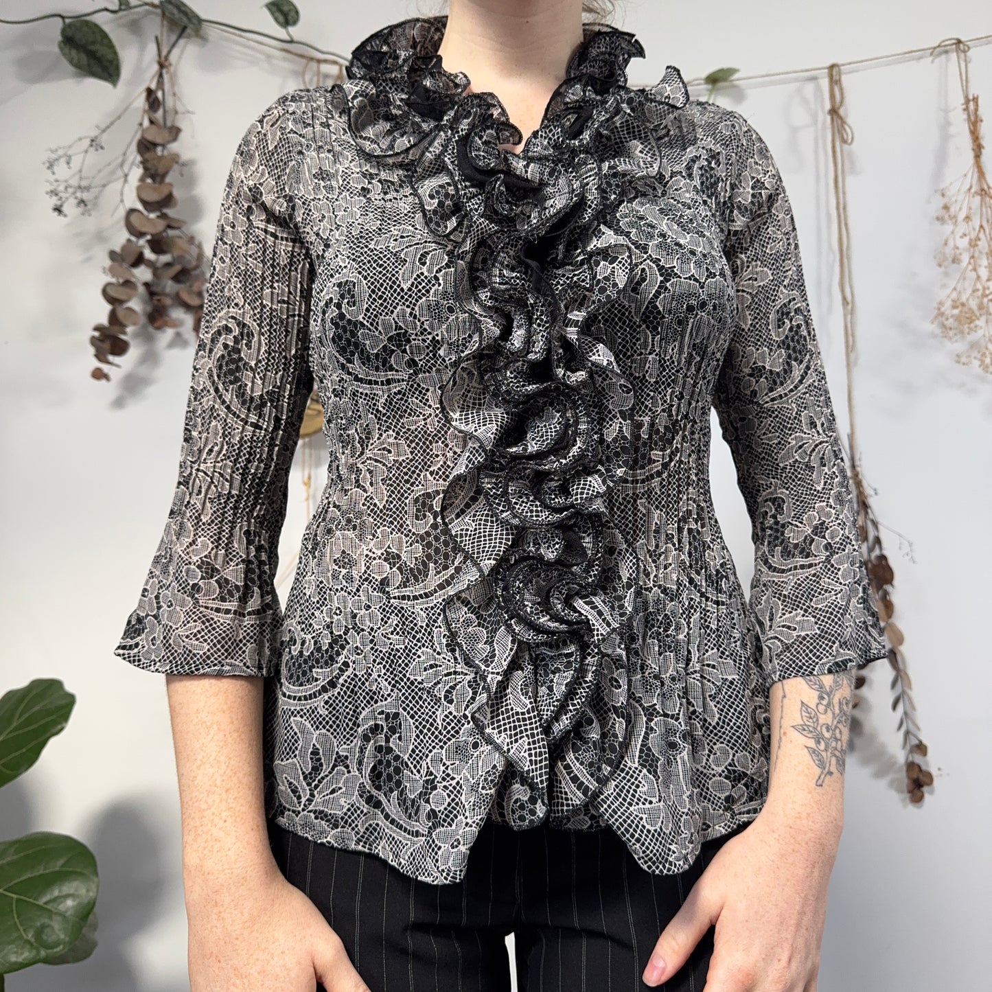 Ruffle blouse - size S