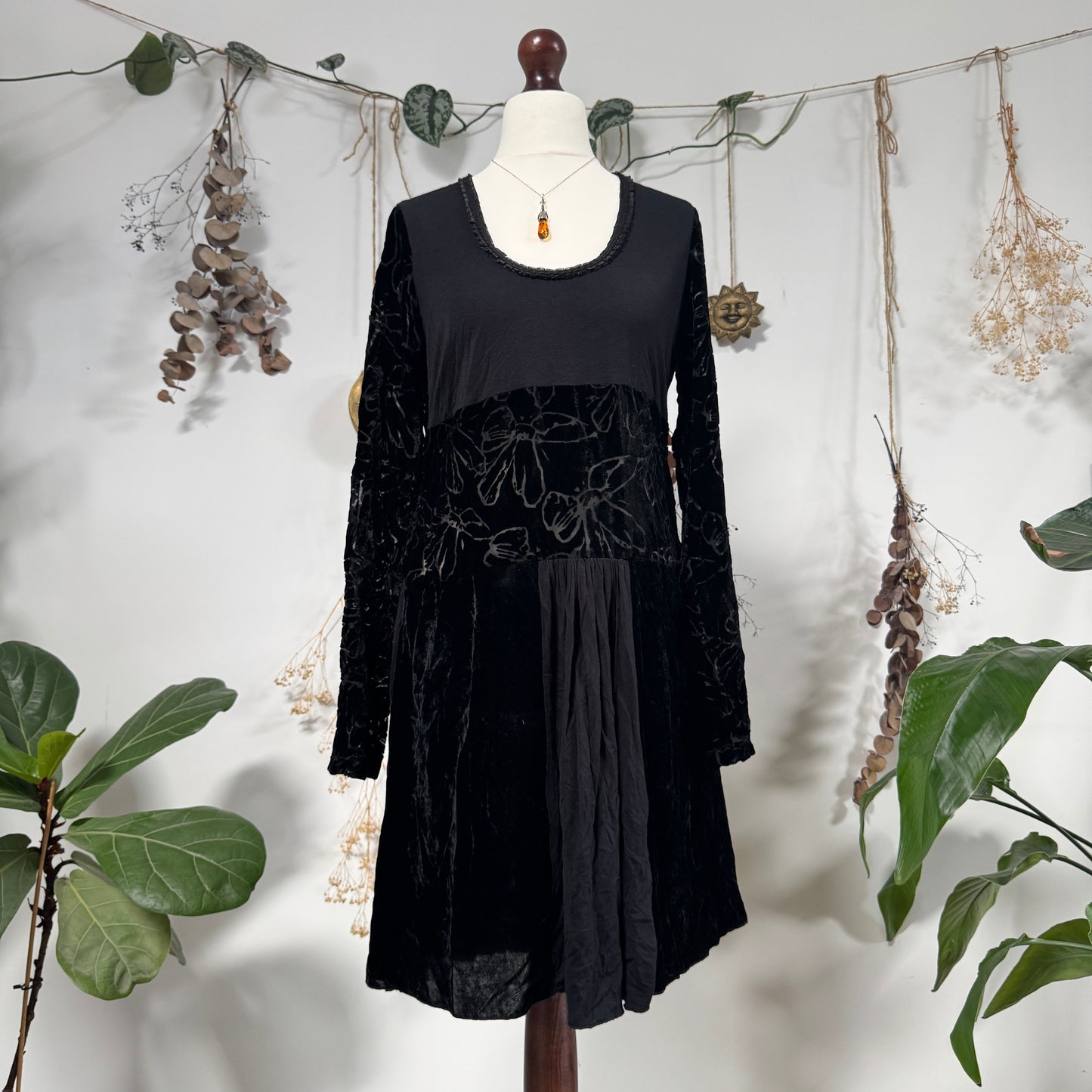 Velvet long sleeve dress - size L