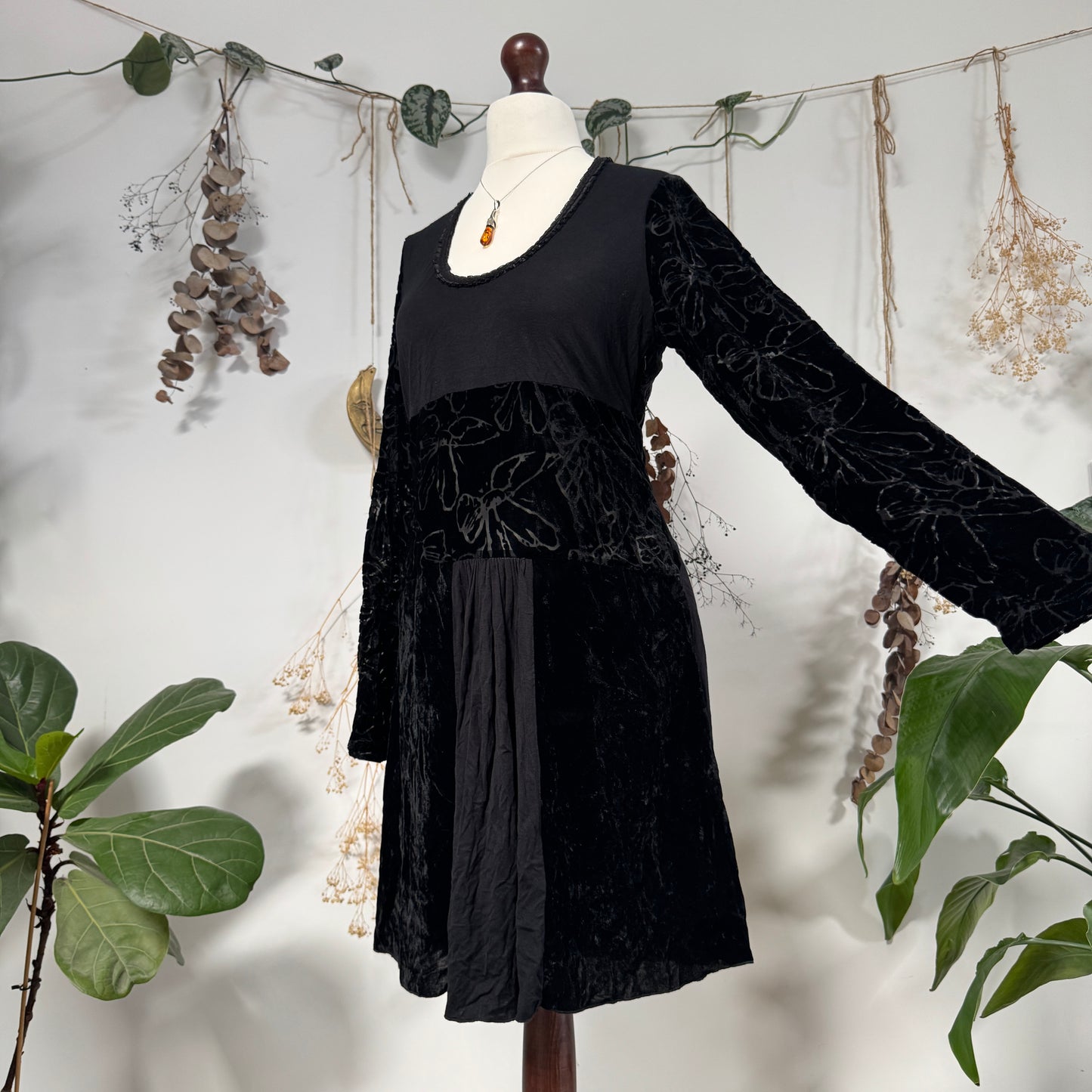 Velvet long sleeve dress - size L
