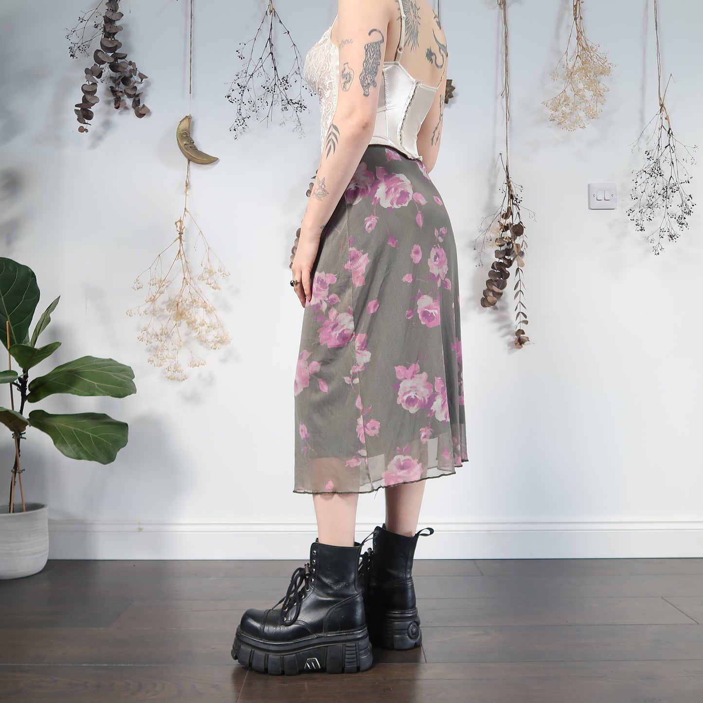 Grunge floral skirt - size M/L