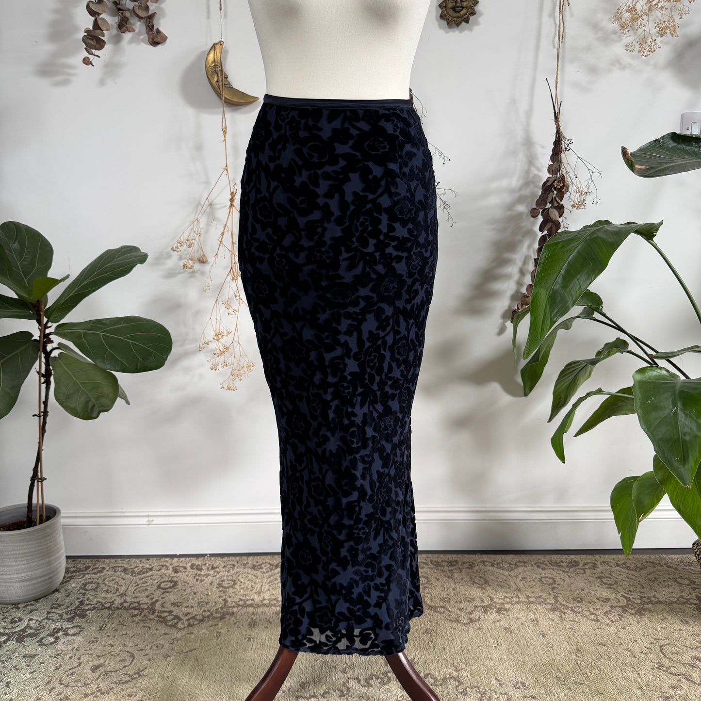 Midnight blue velvet skirt - size S