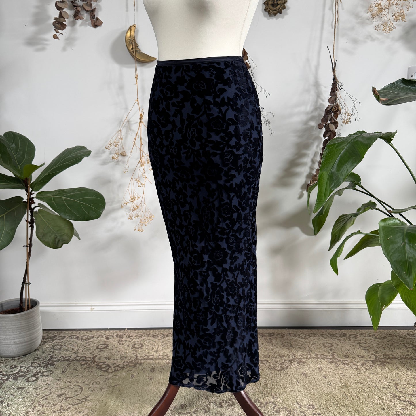 Midnight blue velvet skirt - size S