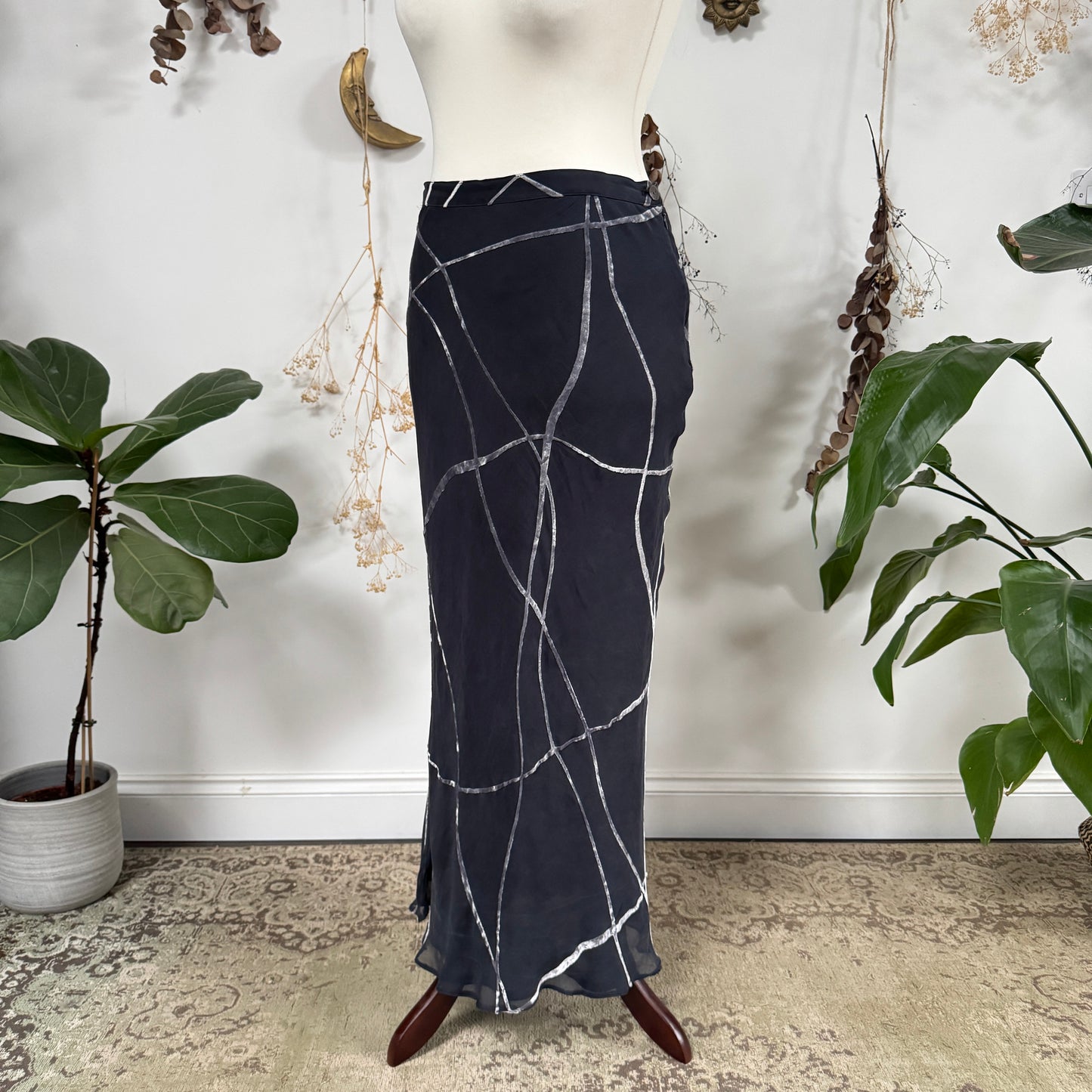 Grey velvet embossed skirt - size M