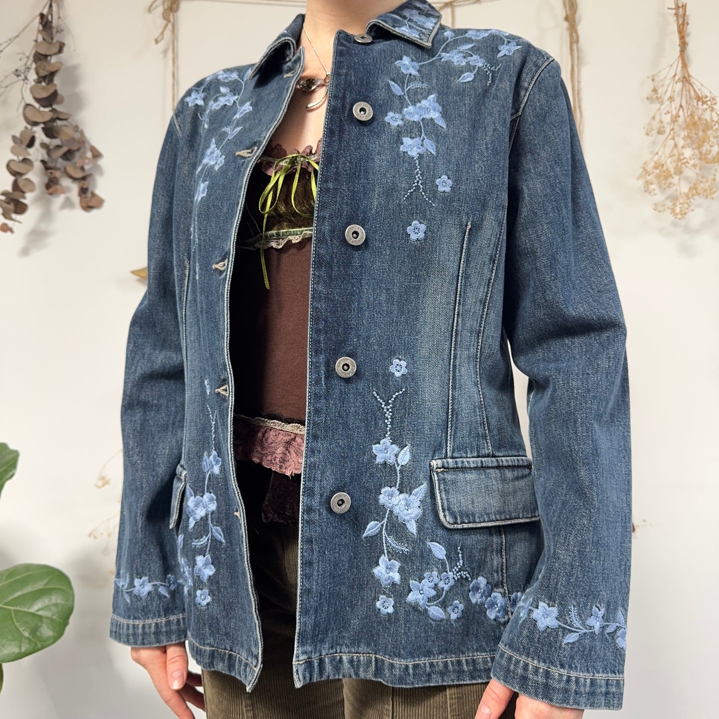 Embroidered denim jacket - size M
