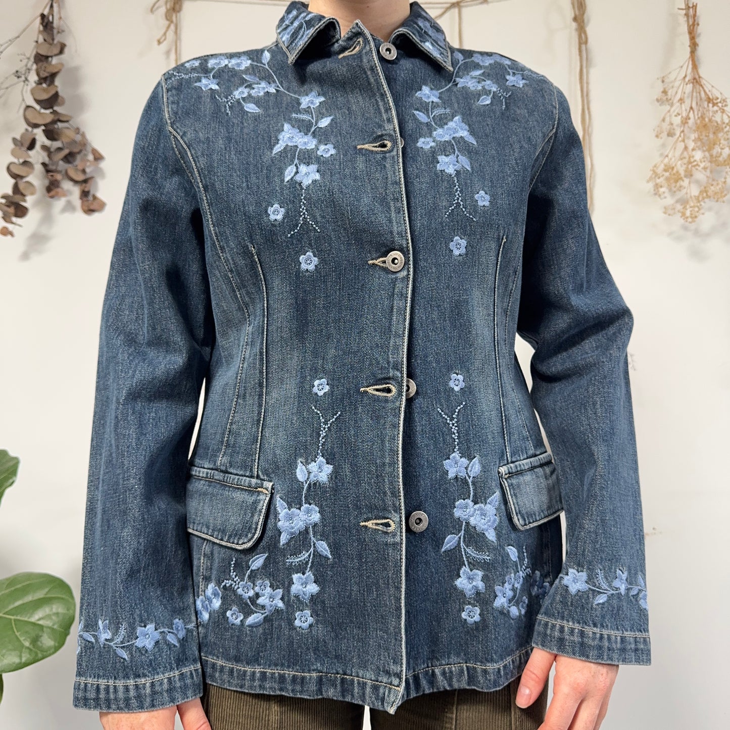 Embroidered denim jacket - size M