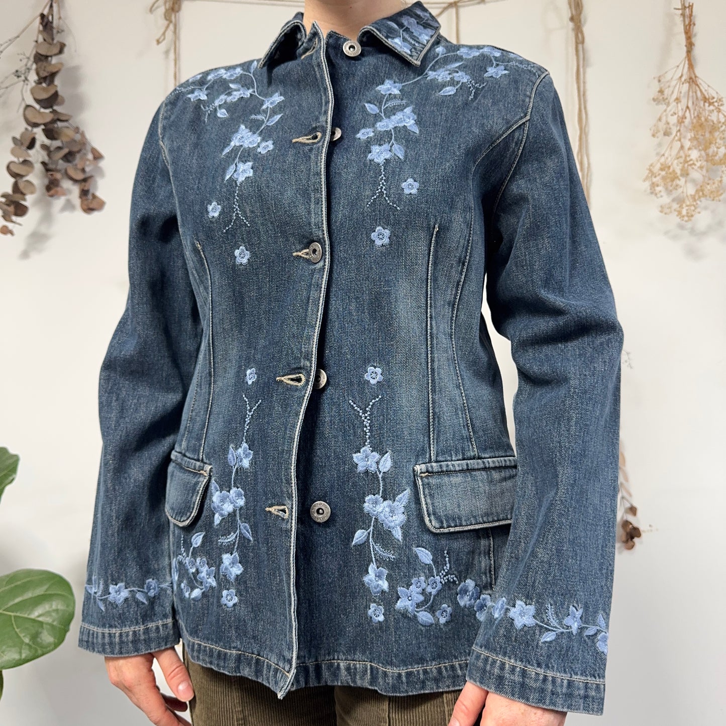 Embroidered denim jacket - size M
