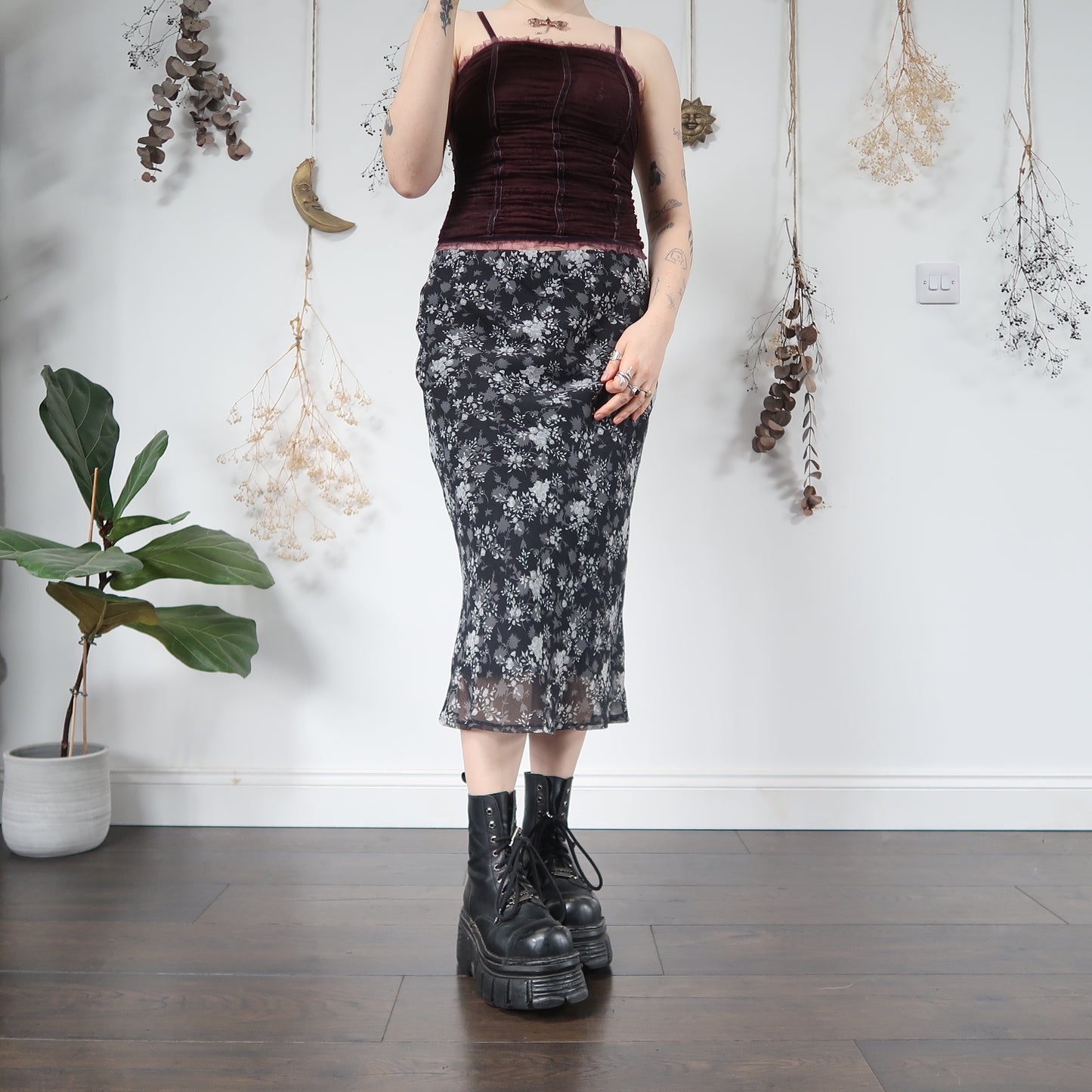Floral skirt - size M/L