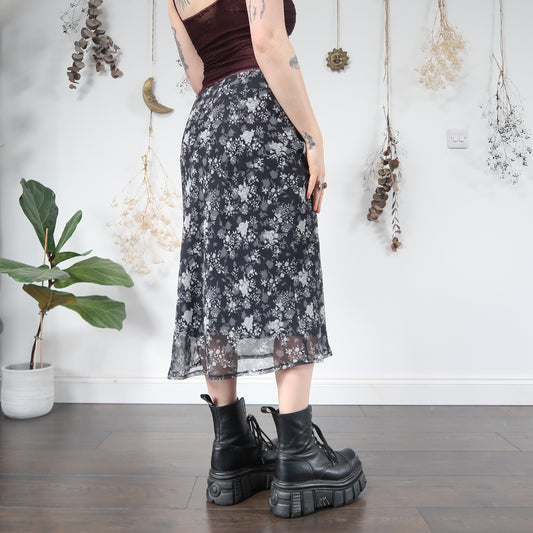 Floral skirt - size M/L