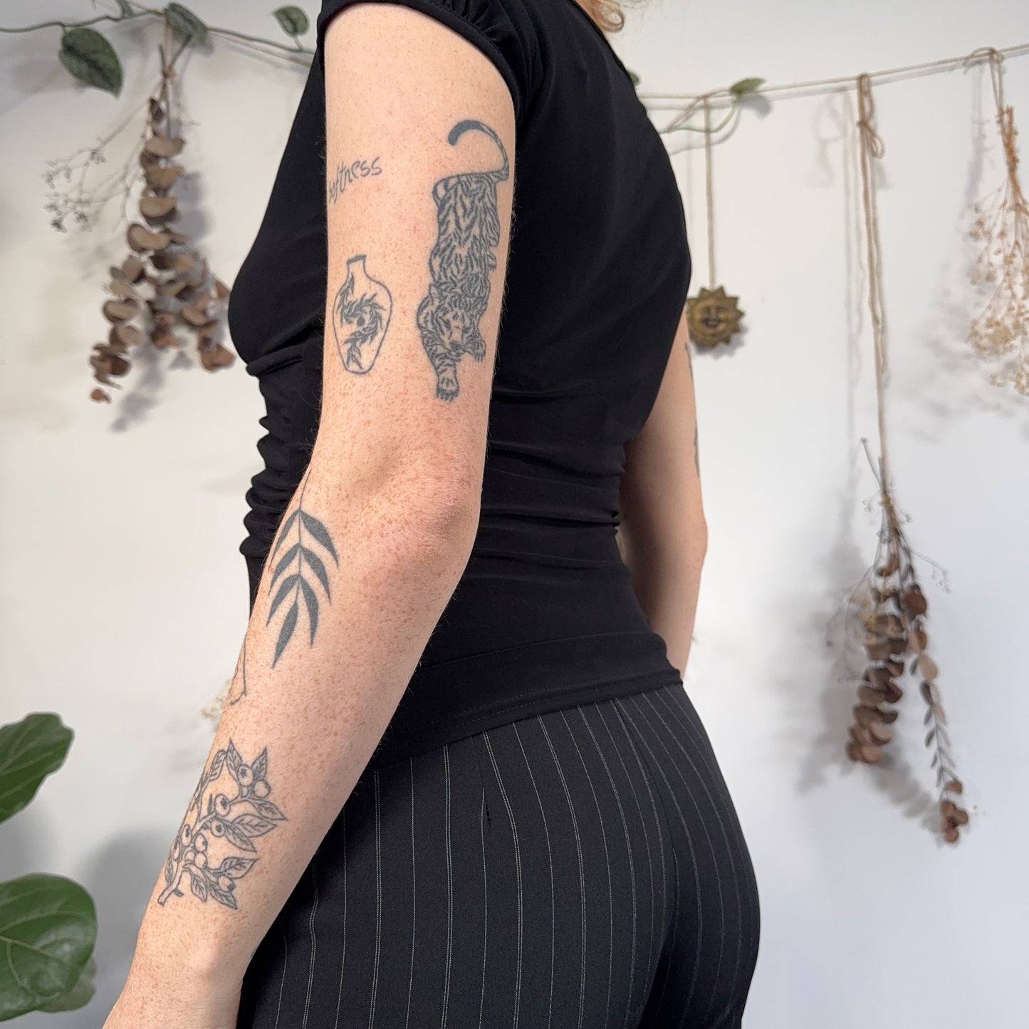 Black slinky tshirt - size S/M