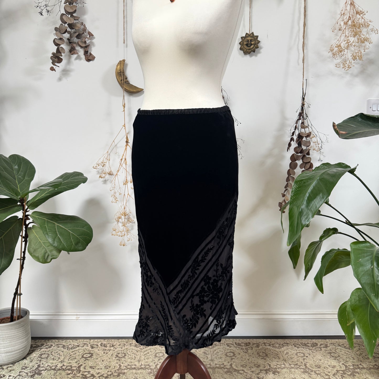 Black velvet skirt - size M