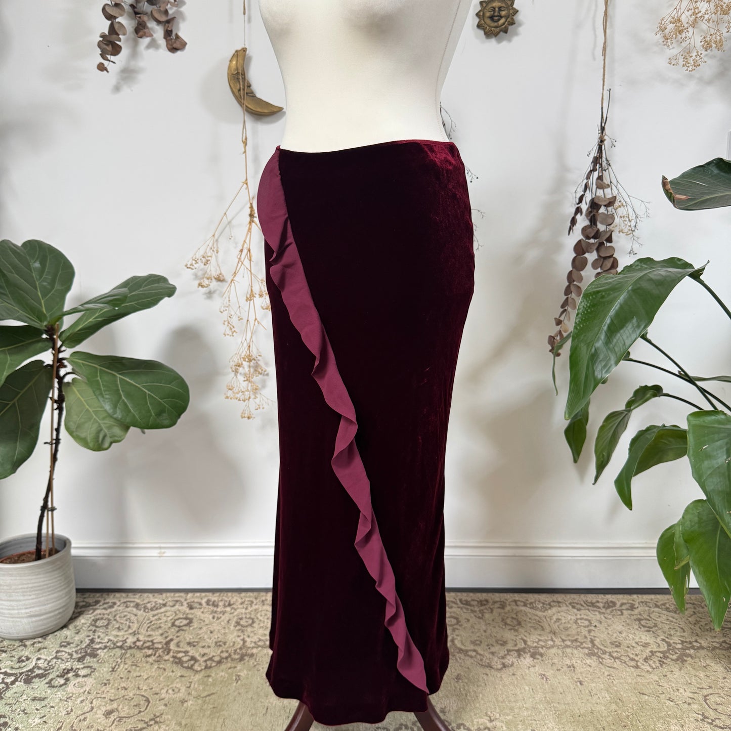 Wine red velvet skirt - size M/L
