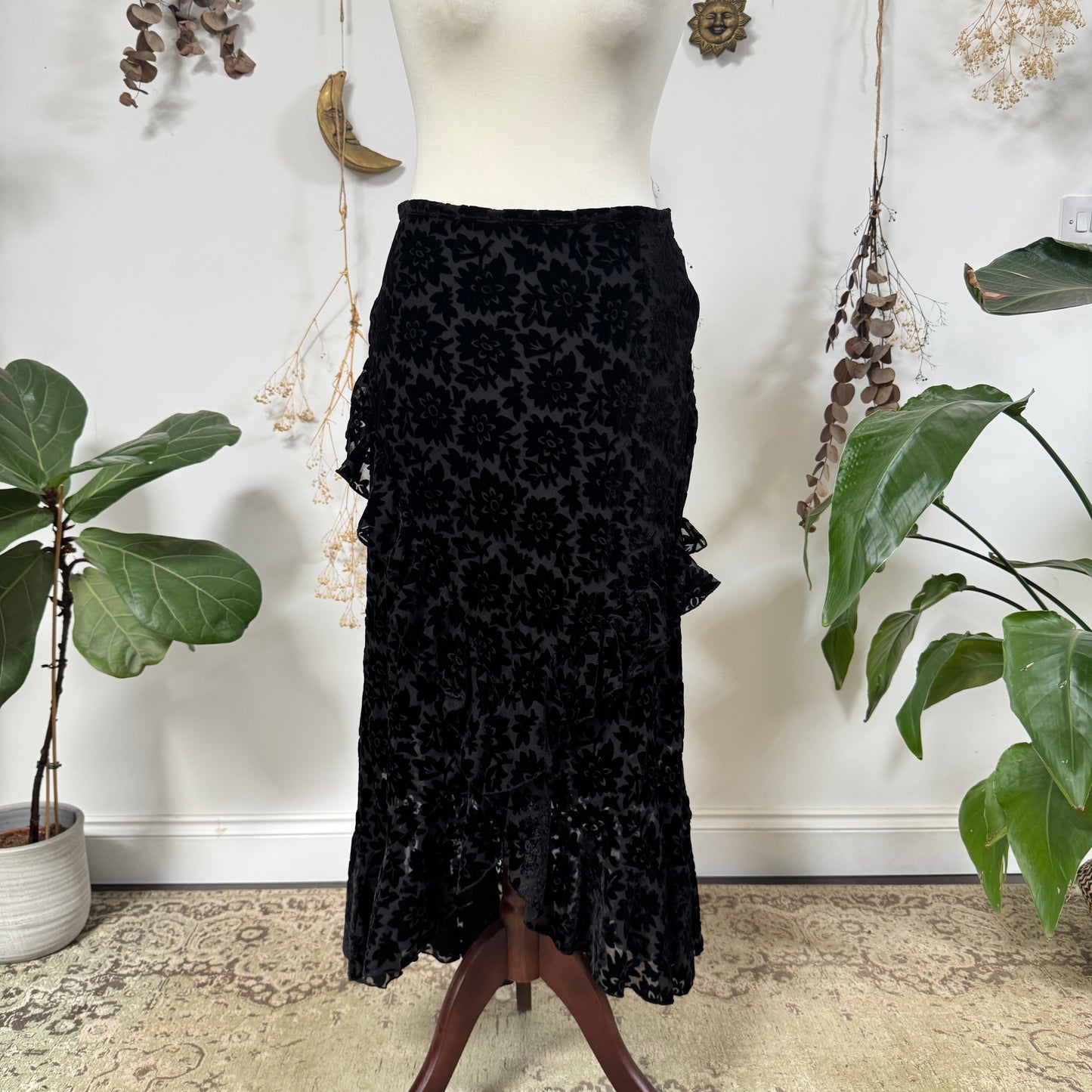 Black velvet skirt - size M