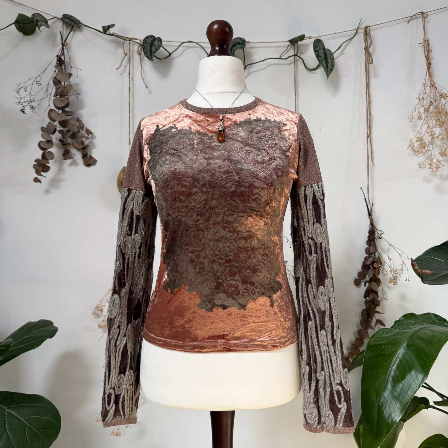 Save the Queen top - size M