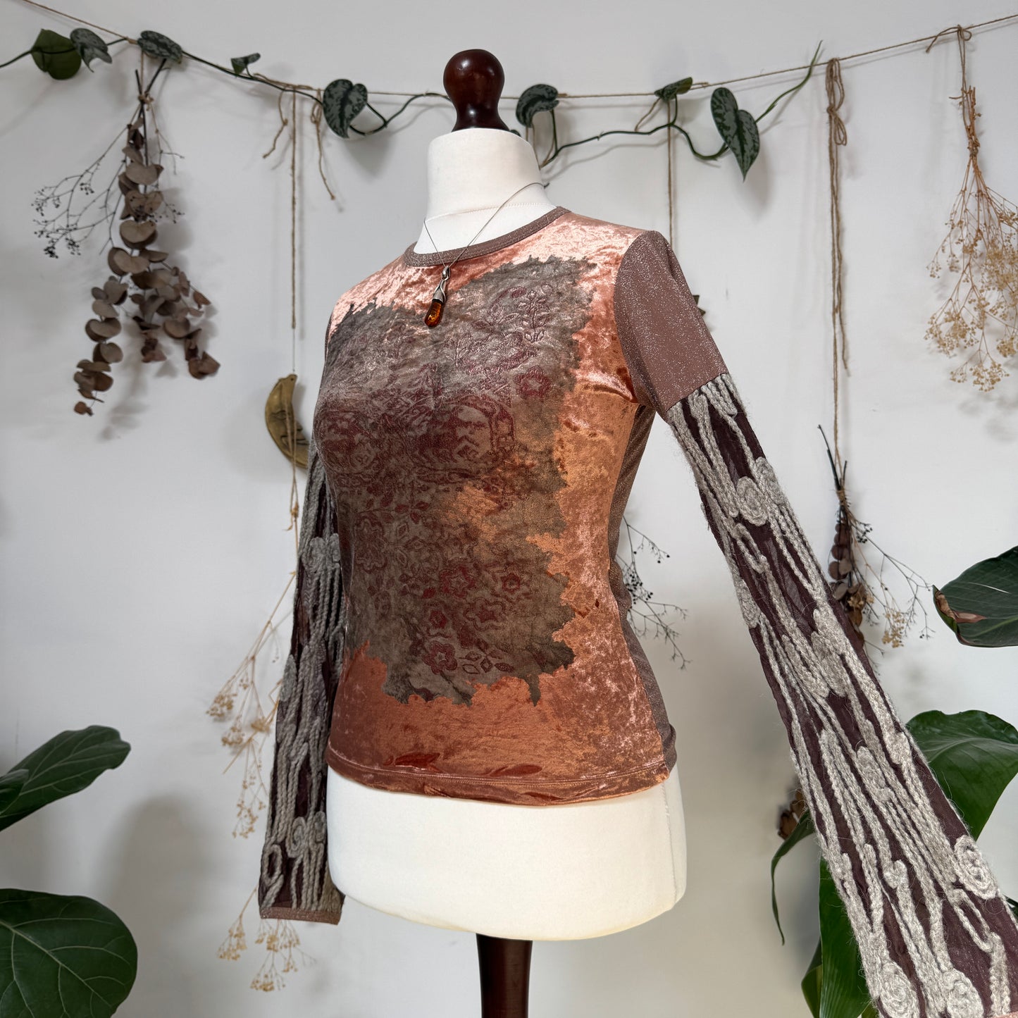 Save the Queen top - size M